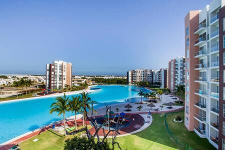 Departamento En Cancun Con 7 Albercas Tipo Playa Y Laguna Εξωτερικό φωτογραφία